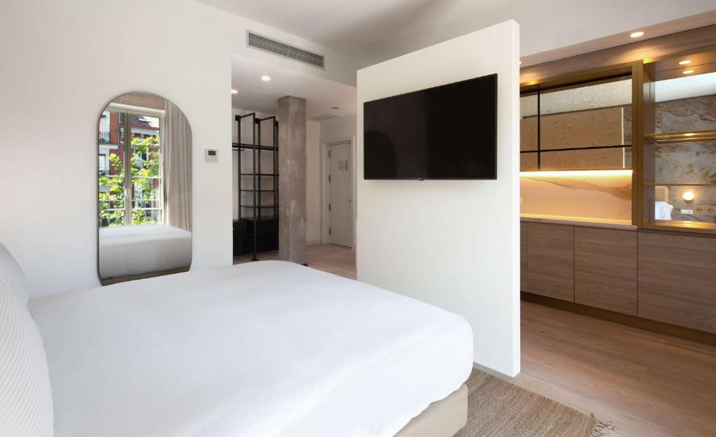 Atocha Hotel Madrid, Tapestry Collection by Hilton, Madrid ...