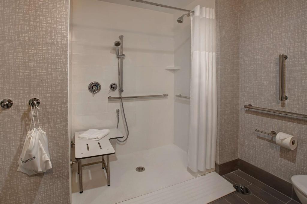 Hampton Inn & Suites Deptford, Nj photo