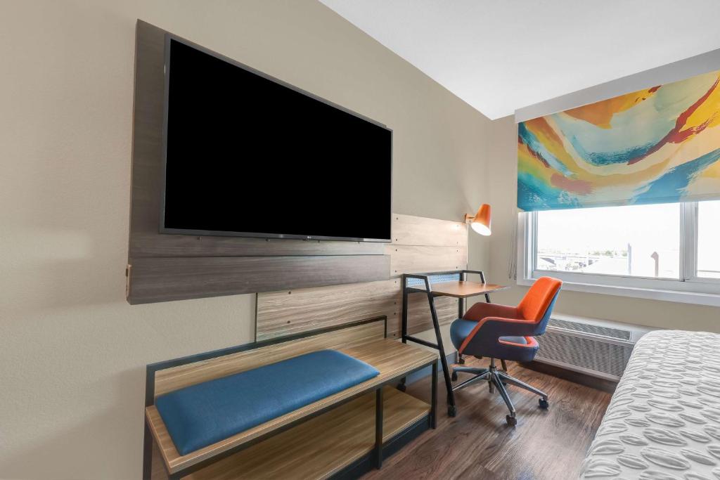 Tru By Hilton Lathrop - King Room