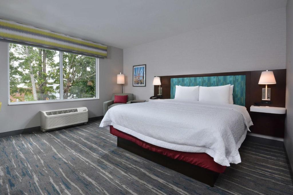 Hampton Inn & Suites Charlotte North I 485 photo