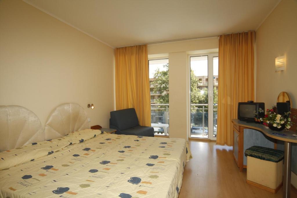 Triple Room with Balcony