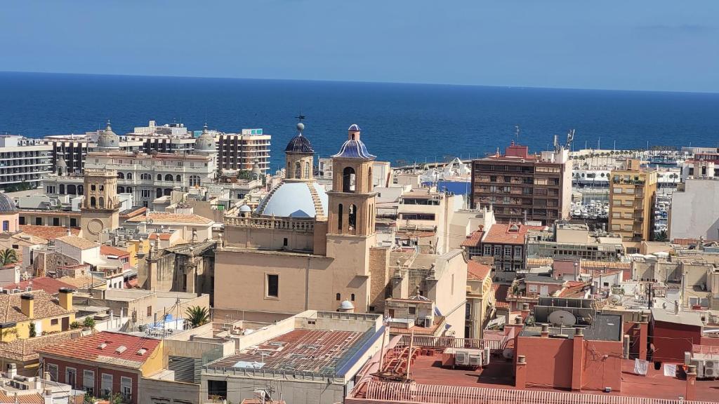Výhľad na mesto Alicante alebo výhľad na mesto priamo z apartmánu