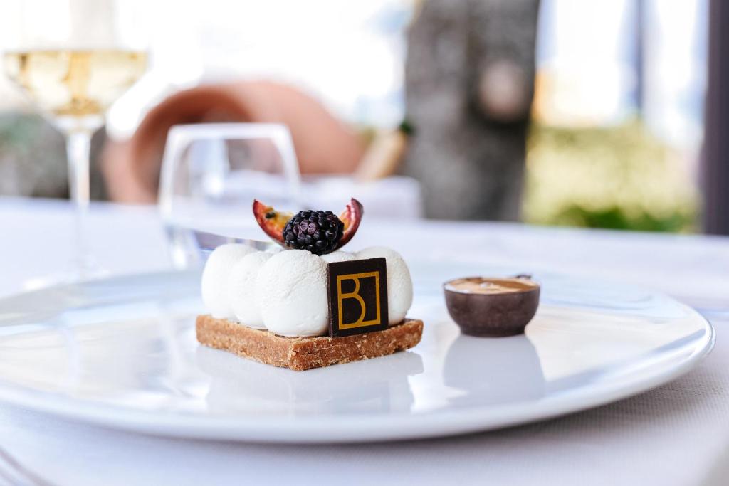 Eten bij of ergens in de buurt van het hotel


