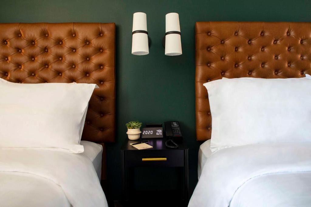 The Lloyd Stamford, Tapestry Collection by Hilton - Sala De Reina Con Vista A La Ciudad