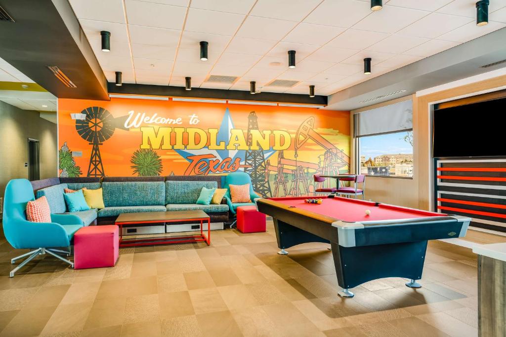 Biliár nebo kulečník v ubytování Tru By Hilton Midland, Tx