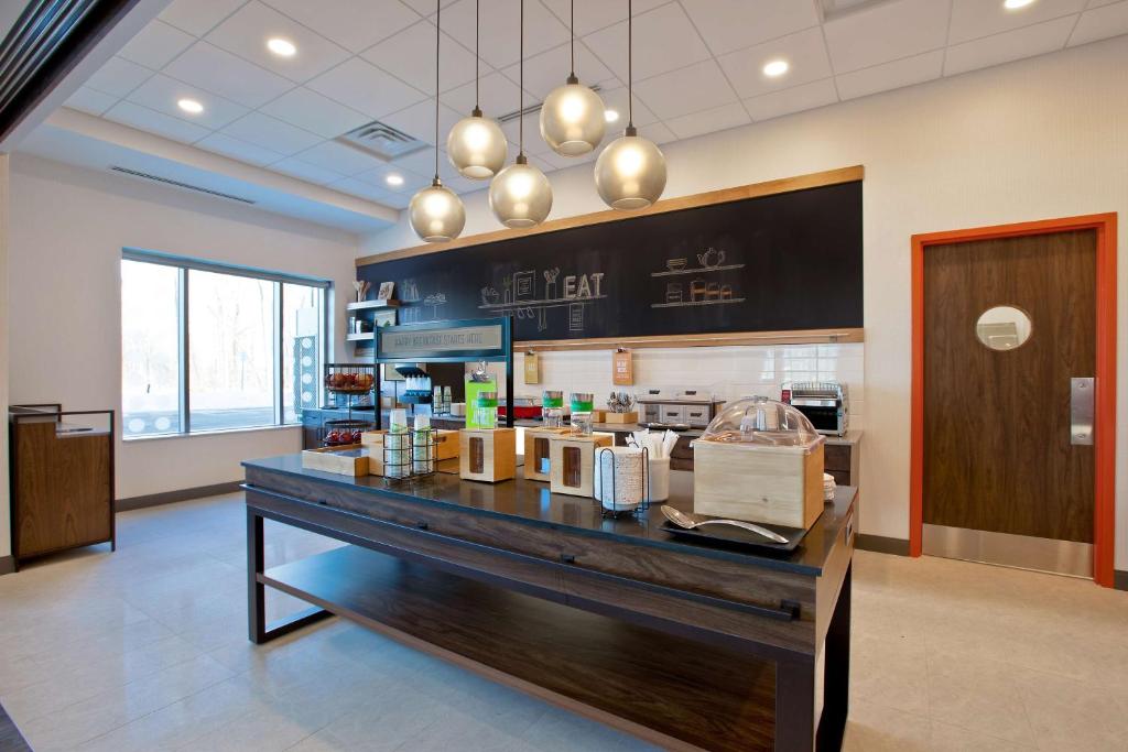 Hampton Inn & Suites Ottawa West, Ontario, Canada - Resim 17