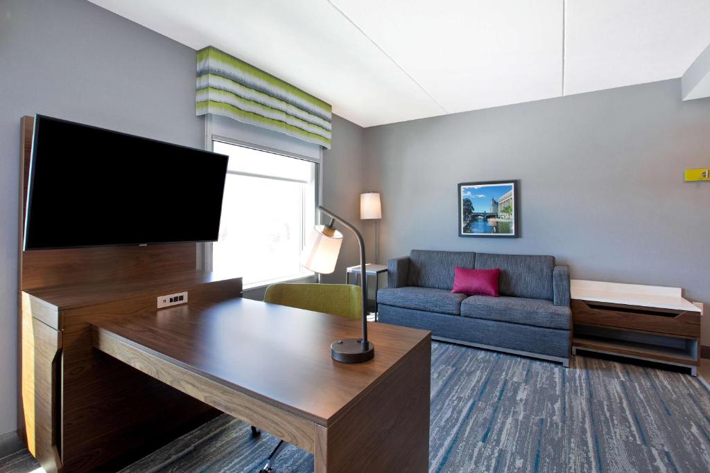 Hampton Inn & Suites Ottawa West, Ontario, Canada - Resim 27