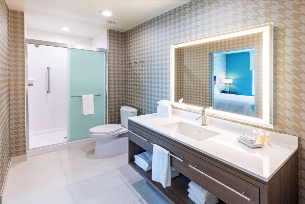 Kopalnica v nastanitvi Home2 Suites By Hilton Midland East, Tx