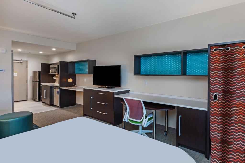 Kuhinja oz. manjša kuhinja v nastanitvi Home2 Suites By Hilton Midland East, Tx