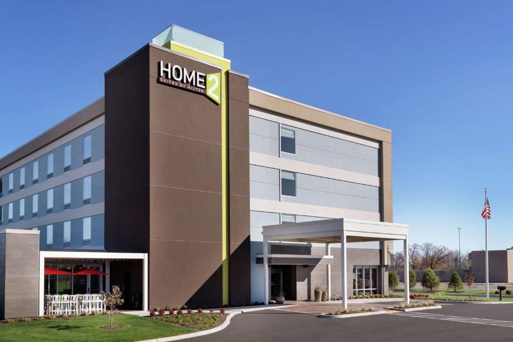 a Representación de un edificio de oficinas en Home2 Suites By Hilton Martinsburg, Wv, en Martinsburg