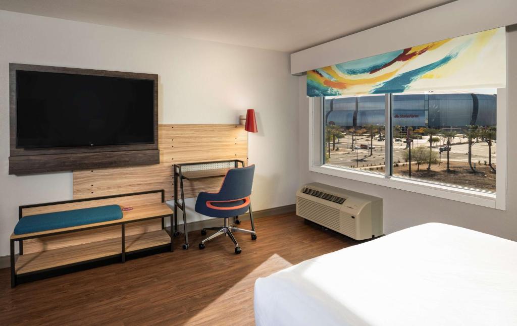 Postel nebo postele na pokoji v ubytování Tru By Hilton Phoenix Glendale Westgate