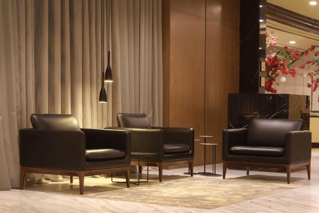 Posezení v ubytování MS Milenium Monterrey Curio Collection by Hilton