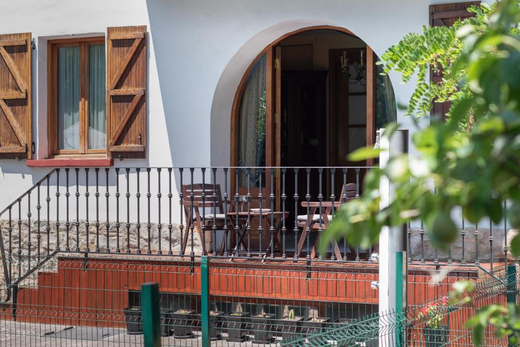 Balkón nebo terasa v ubytování Villa Ganbara, 5 minutos de Pamplona