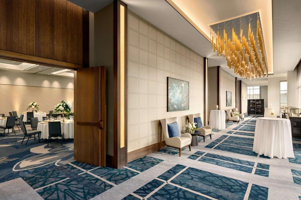 Valley Hotel Homewood Birmingham - Curio Collection By Hilton photo