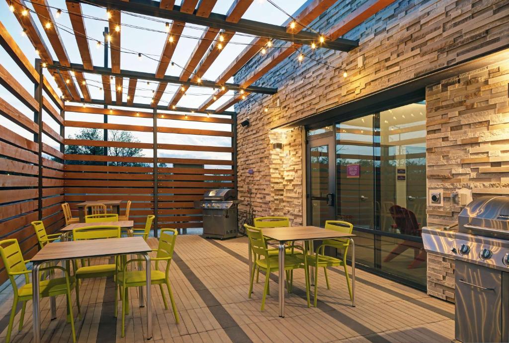 Restaurace v ubytování Home2 Suites By Hilton Salem