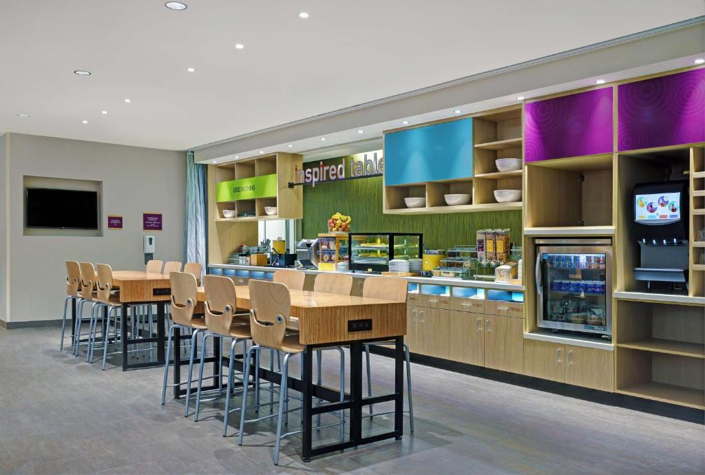 Restaurace v ubytování Home2 Suites By Hilton Salem