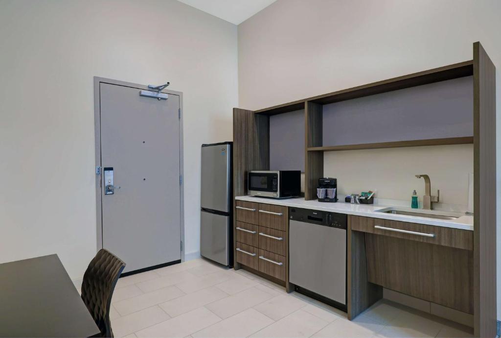 Kuchyň nebo kuchyňský kout v ubytování Home2 Suites By Hilton Salem