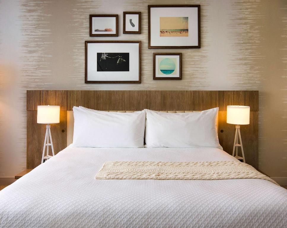 The Belamar Hotel Manhattan Beach, Tapestry by Hilton - Double Room With Two Double Beds