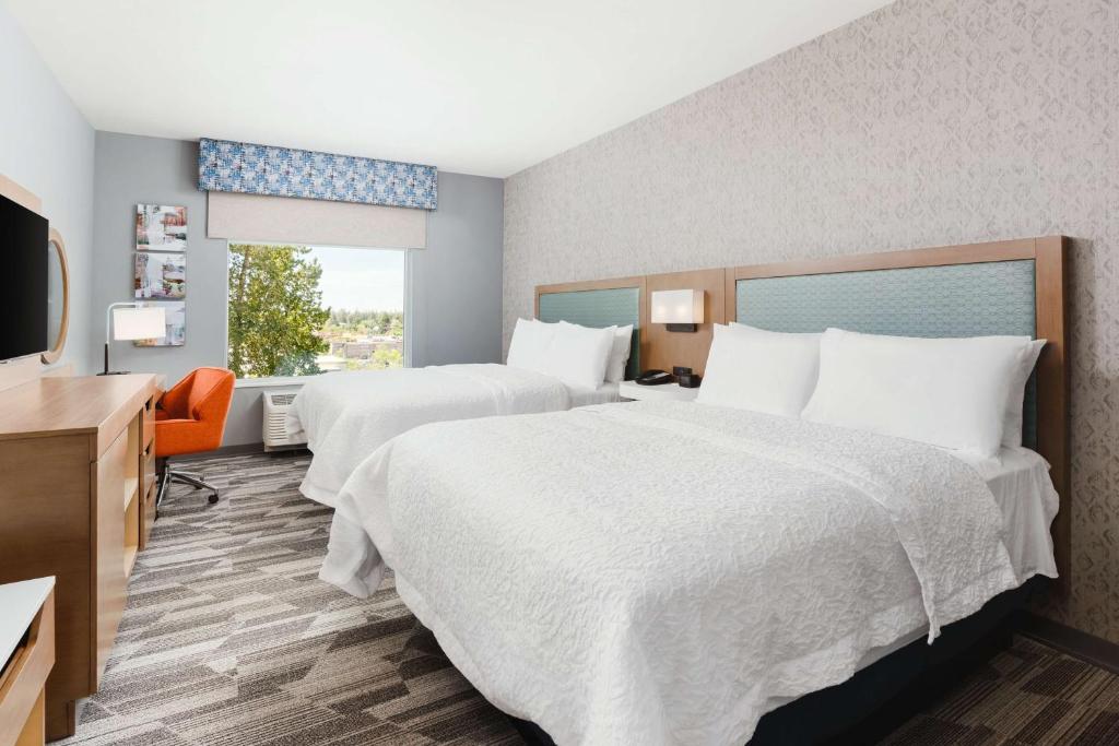 Hampton Inn Bellingham Airport, WA photo