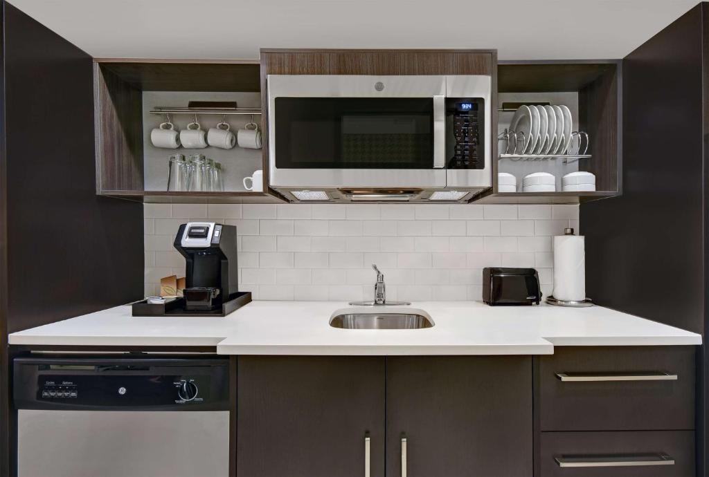 Kuchyň nebo kuchyňský kout v ubytování Home2 Suites by Hilton Houston Medical Center, TX