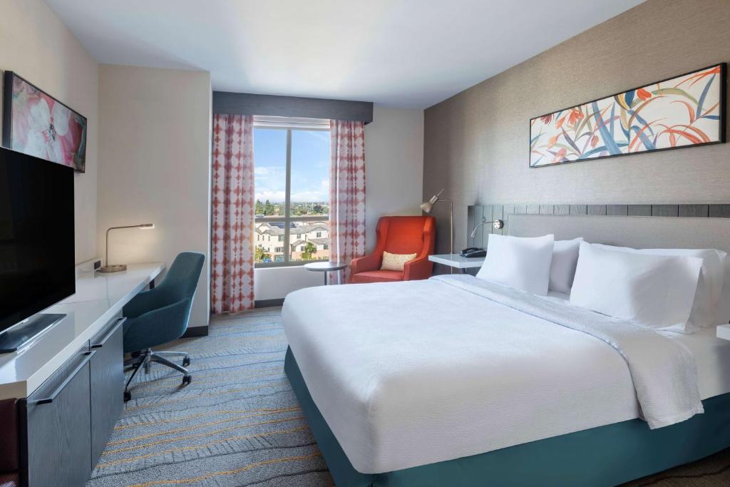 Hilton Garden Inn Chino Hills Pomona CA - King Room