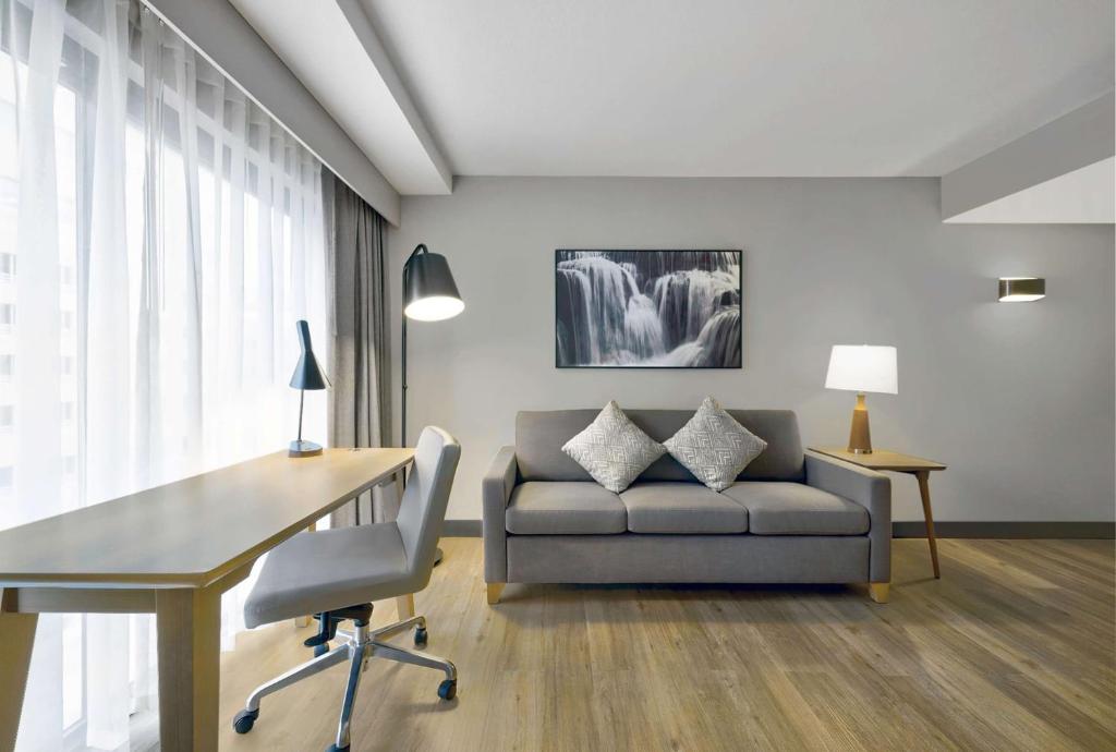 Posezení v ubytování DoubleTree by Hilton Davenport