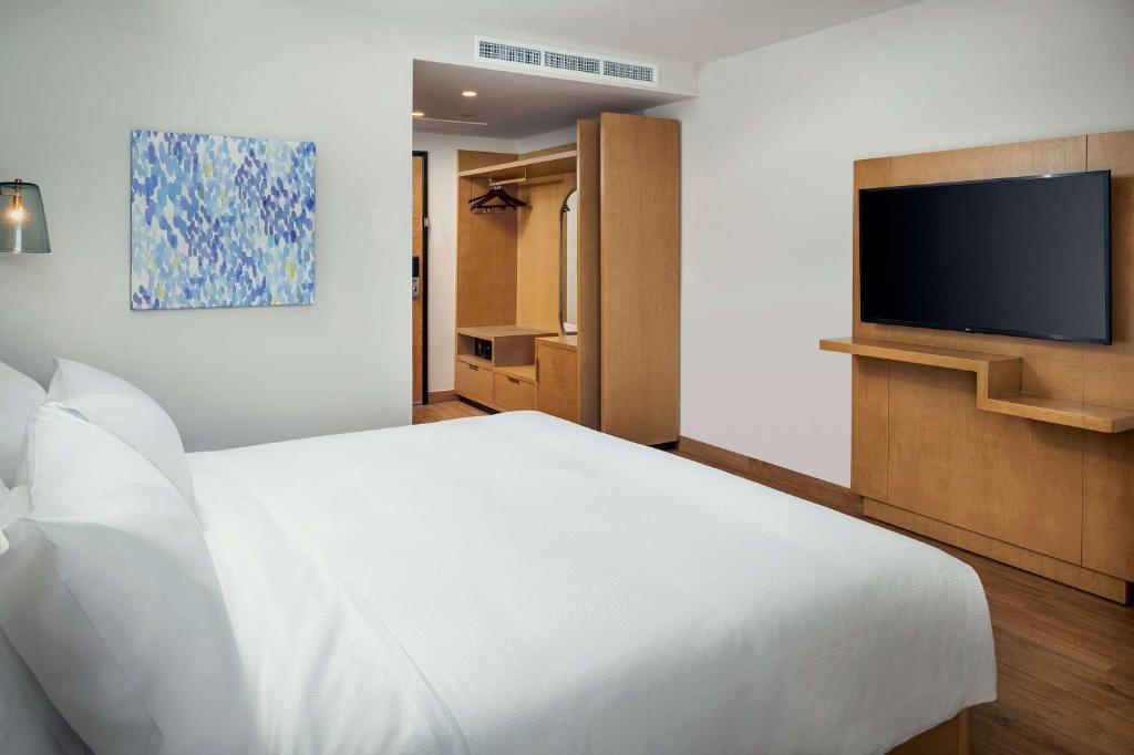 Hilton Garden Inn Cancun Airport - Premium King Room