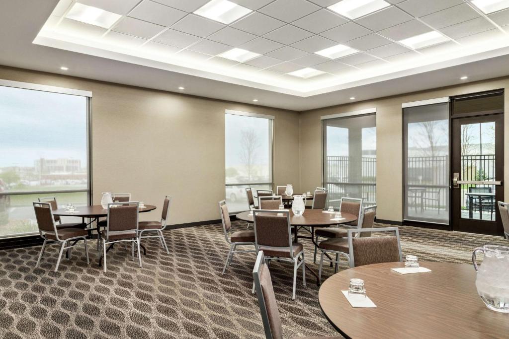 Homewood Suites By Hilton Springfield Medical District photo