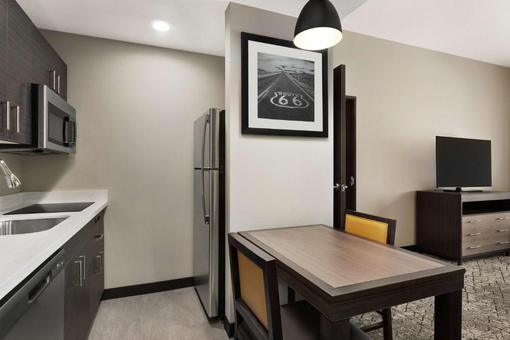 Homewood Suites By Hilton Springfield Medical District photo