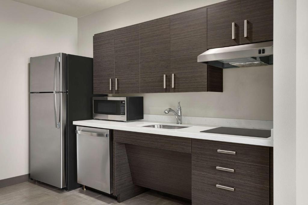 Homewood Suites By Hilton Springfield Medical District photo