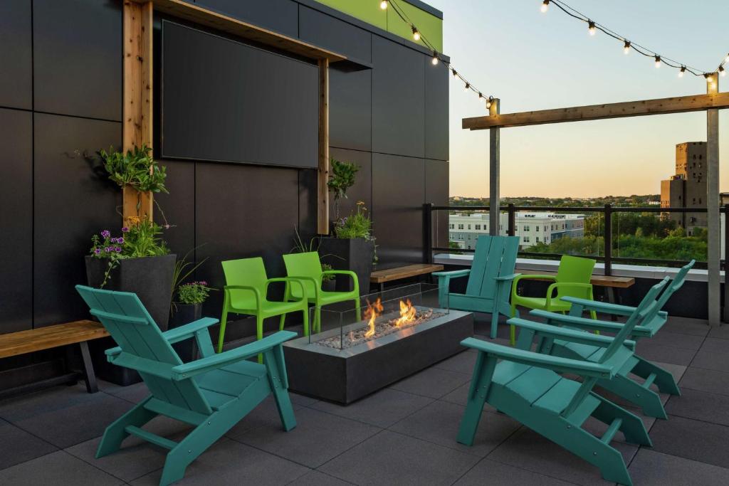 Home2 Suites By Hilton Minneapolis University Area photo