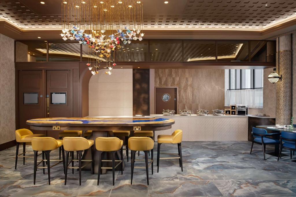 Lost Property St Pauls London, Curio Collection By Hilton - Resim 8