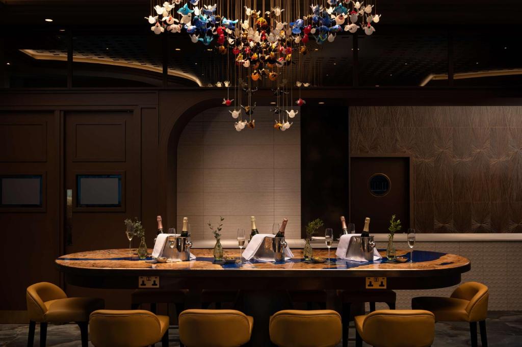 Lost Property St Pauls London, Curio Collection By Hilton - Resim 12