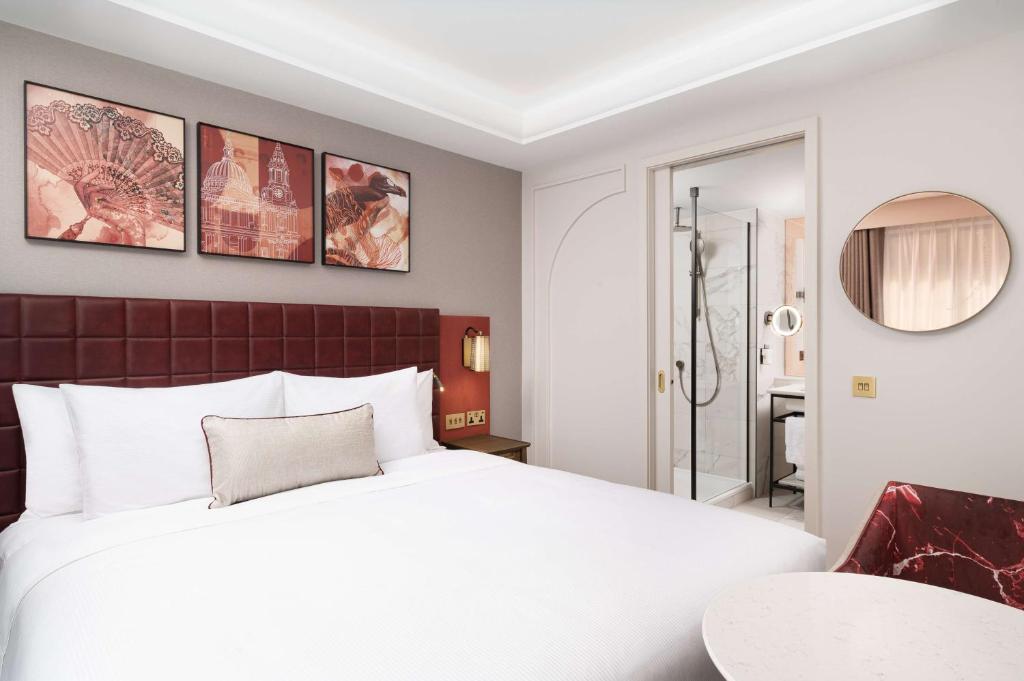 Lost Property St Pauls London, Curio Collection By Hilton - Resim 23