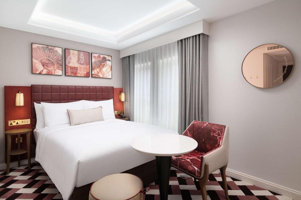 Lost Property St Pauls London, Curio Collection By Hilton - 
