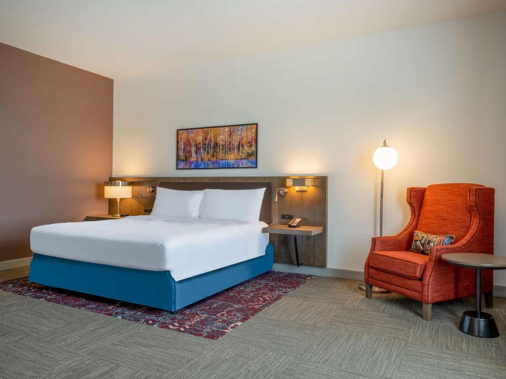 Hilton Garden Inn Jeffersonville, In - King Room With Accessible Tub - Mobility Access