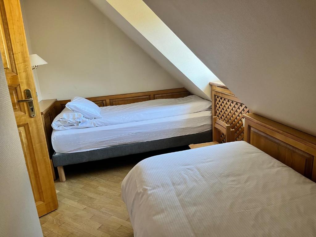 Logis Hôtel Restaurant Au Cerf d'Or - Resim 27