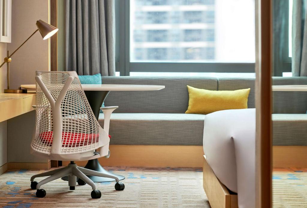 Hilton Garden Inn Shenzhen Guangming - King Room - Mobility Accessible