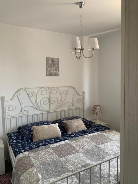 Posteľ alebo postele v izbe v ubytovaní Apartment Marci 2 with parking place
