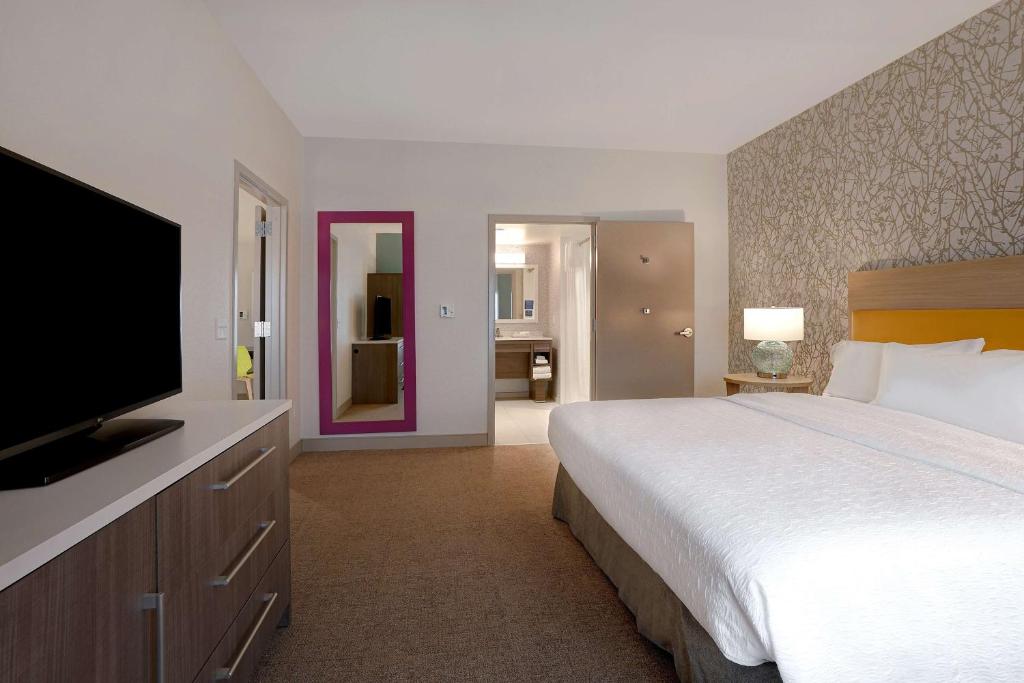 Postel nebo postele na pokoji v ubytování Home2 Suites By Hilton Lakewood Ranch