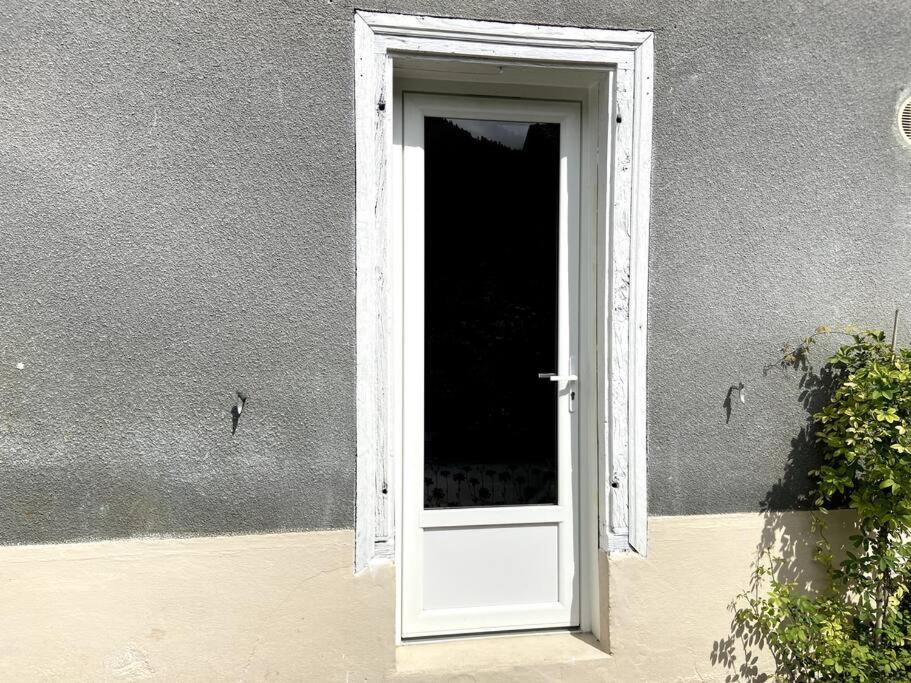 Fotografie z fotogalerie ubytování Chambre double cosy - Gîte de la Louve v destinaci Fougax-et-Barrineuf