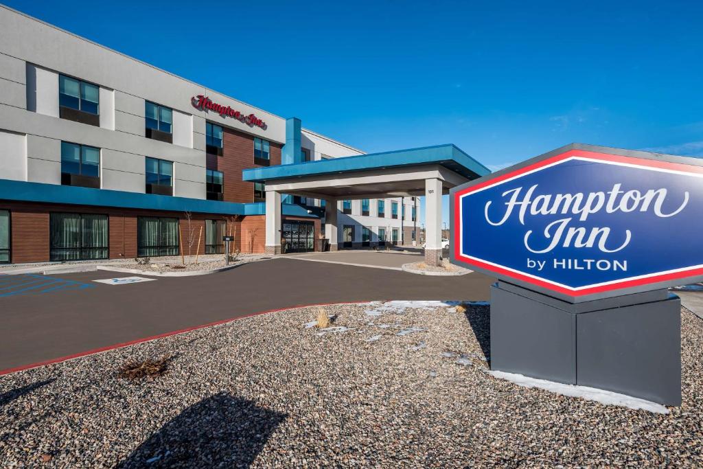 a sign for a hampton inn in front of a building at Hampton Inn By Hilton Williams in Williams