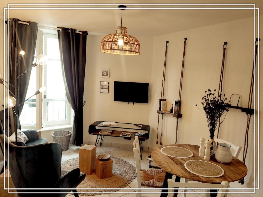 APPART HOTEL Place des Jolis Rêves - Apartment