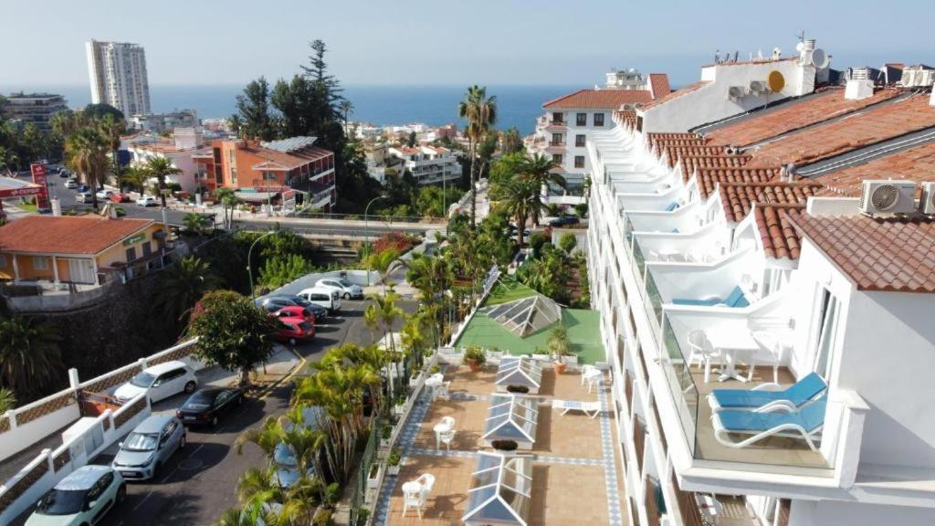 Nespecifikovaný výhled na moře nebo výhled na moře při pohledu z aparthotelu