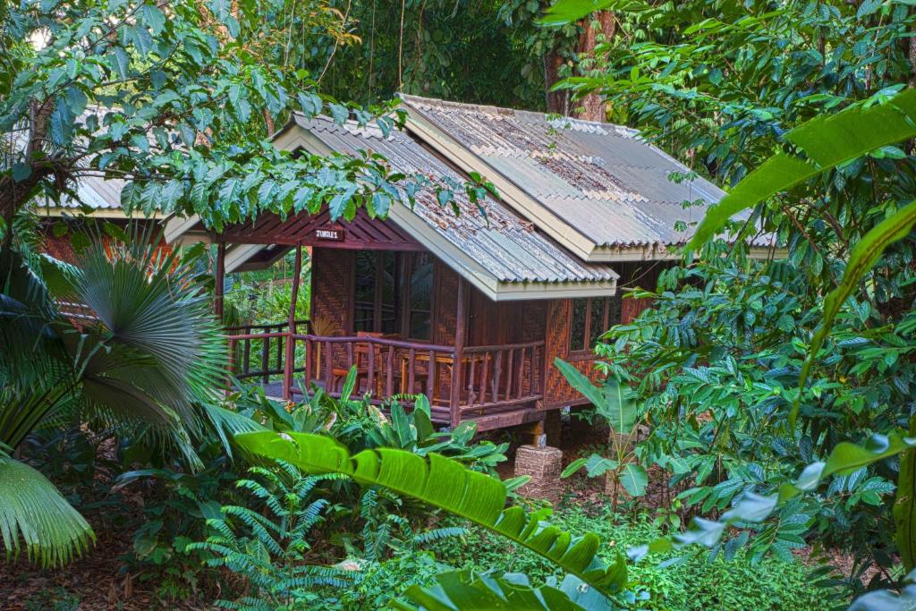 Khao Sok Riverside Cottages - 3