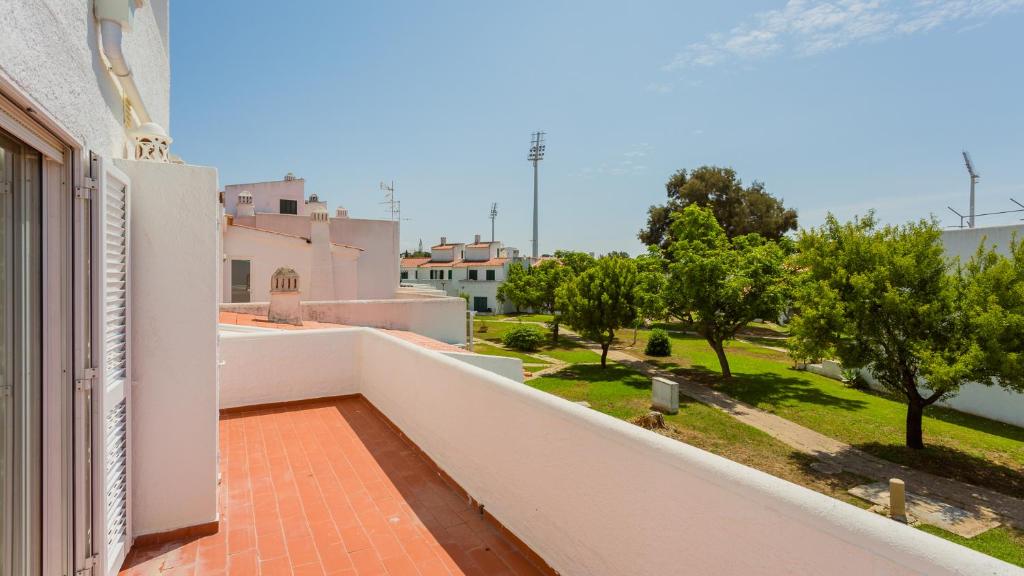 2 BDR Vilamoura Escape W Balcony by LovelyStay