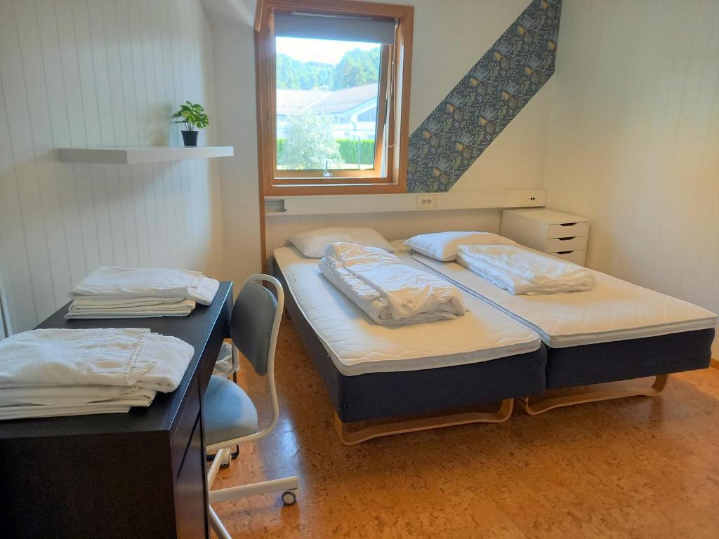 Postel nebo postele na pokoji v ubytování Double room with shared spaces