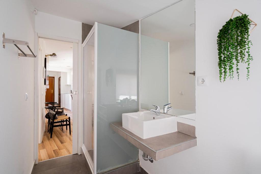 For You Rentals Precioso Apartamento TEMPORAL Preciados PRE105B