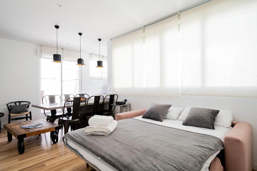 For You Rentals Precioso Apartamento TEMPORAL Preciados PRE105B