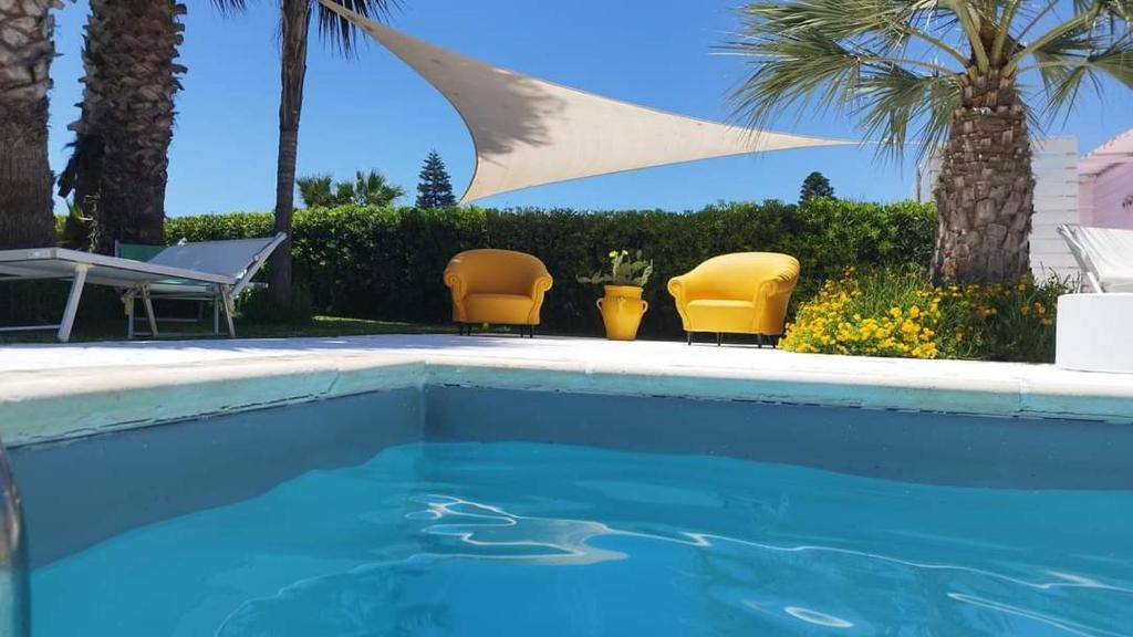 il CARRUBBO, alloggio in villa a Marzamemi - Housity